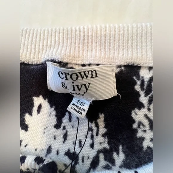 CROWN & IVY LIGHT WEIGHT SWEATER, NAVY AND WHITE. SIZE PETITE SMALL - Picture 9 of 9